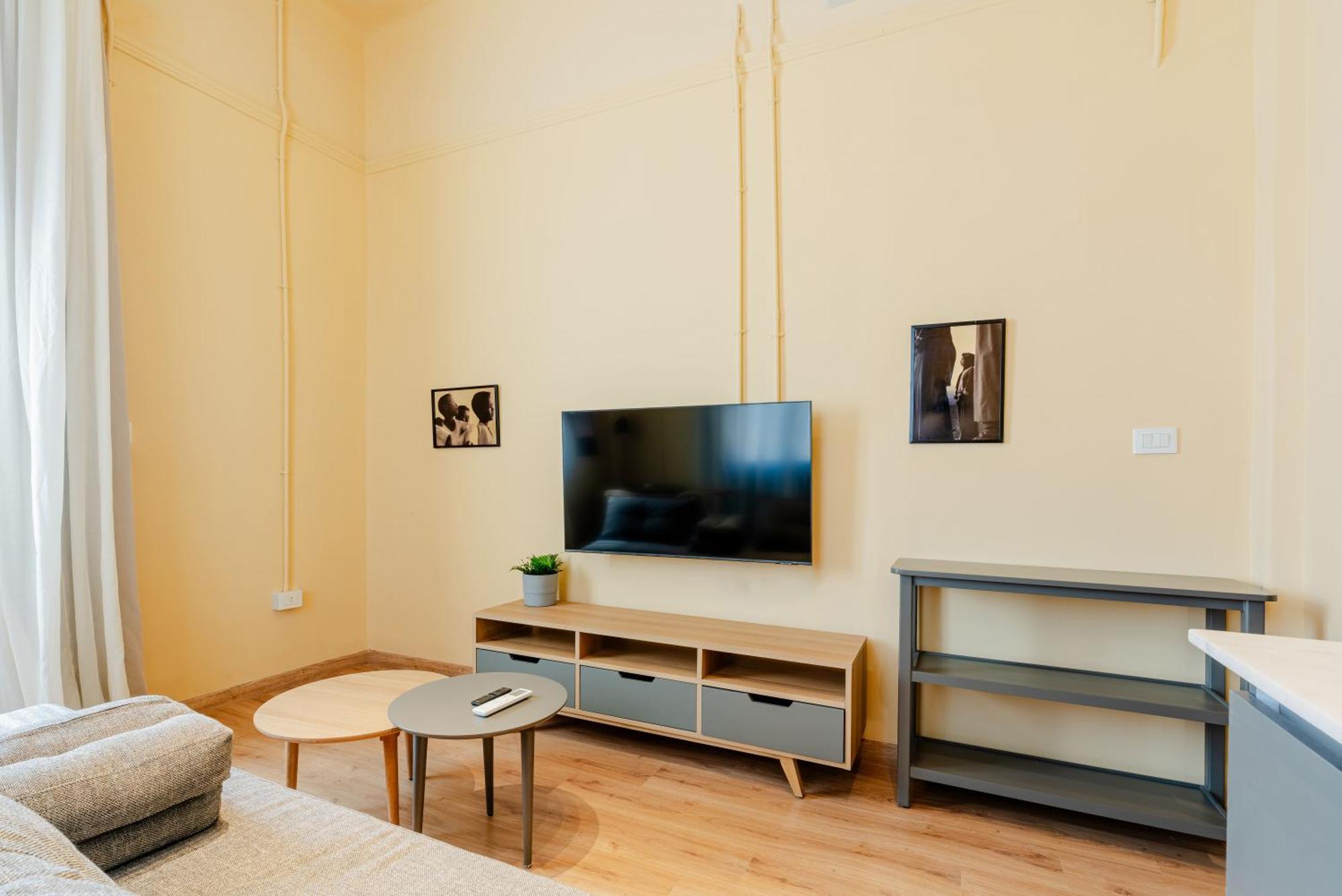 Grey L Studio Apartments Downtown Alexandria Menasce House Exterior foto